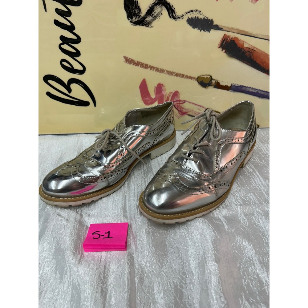 Shoedazzle Silver Metallic Brogue Oxfords Wingtip Lace Up Flats Womens 8.5